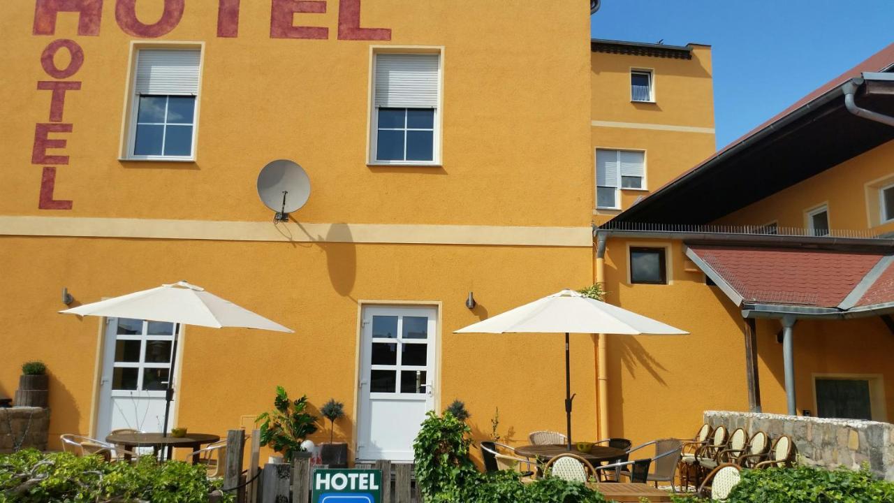 Hotel-Pension Gruene Linde Delitzsch Exteriér fotografie