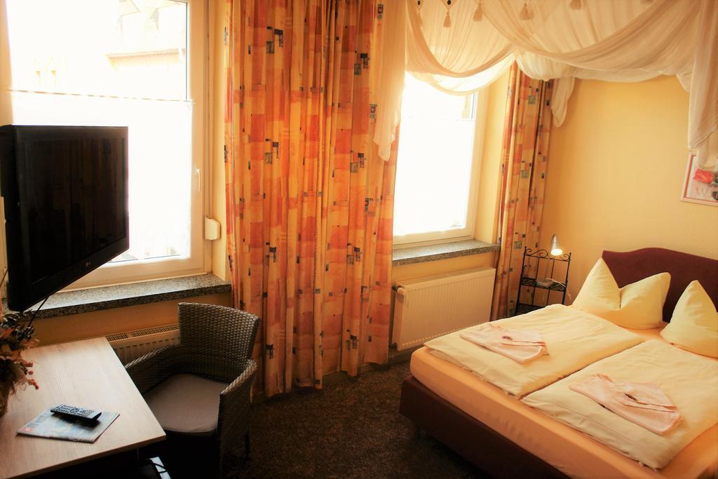 Hotel-Pension Gruene Linde Delitzsch Pokoj fotografie