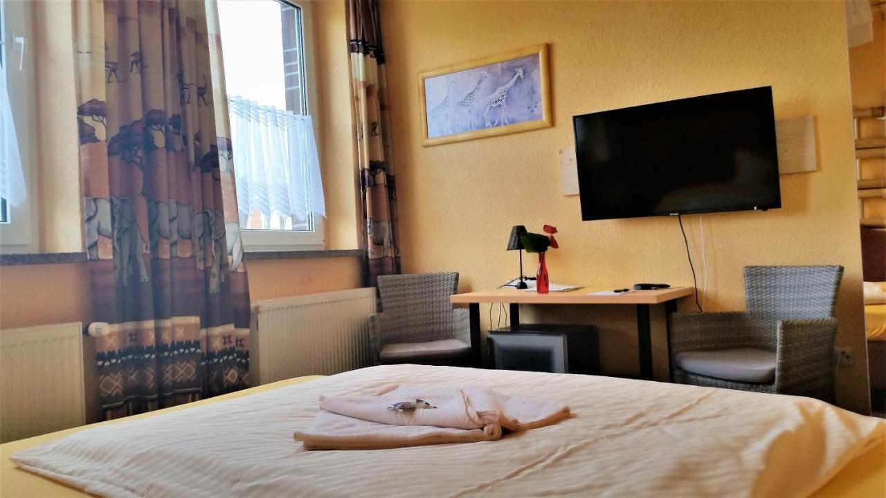 Hotel-Pension Gruene Linde Delitzsch Exteriér fotografie